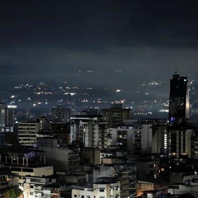 Ministro venezuelano afirma que bombardeios dos EUA atingiram civis