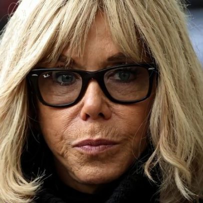Justiça francesa condena assediadores de Brigitte Macron a até 6 meses de prisão