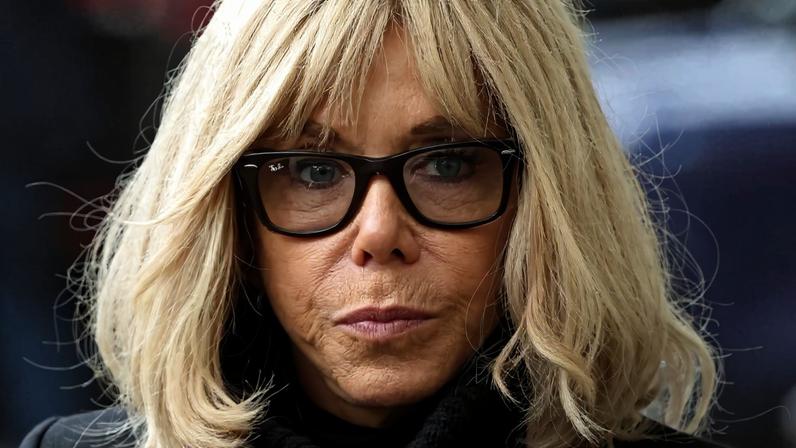 A primeira-dama da França Brigitte Macron foi alvo de assédio virtual. Agressores foram condenados. Foto: Ludovic MARIN / POOL / AFP
