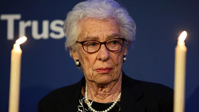 Morre Eva Schloss, sobrevivente de Auschwitz e meia-irmã de Anne Frank