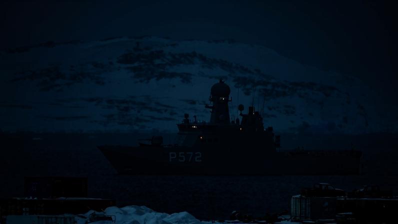 Um navio da Marinha Dinamarquesa durante uma patrulha em Nuuk, na Groenlândia. Odd Andersen/AFP