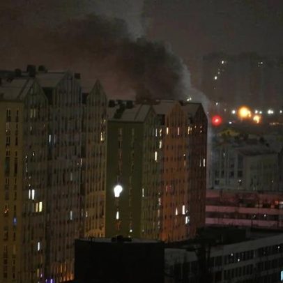 Ataque russo atinge 20 edifícios em Kiev e Embaixada do Catar, segundo Zelensky