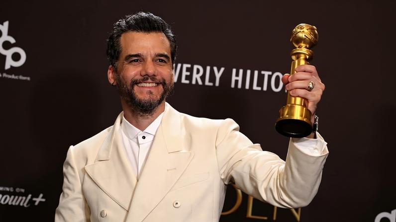 Wagner Moura, o primeiro ator brasileiro a vencer o Globo de Ouro como melhor ator de drama na categoria masculina – foto: Etienne Laurent/AFP