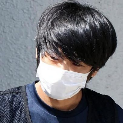 Assassino de Shinzo Abe é condenado à prisão perpétua