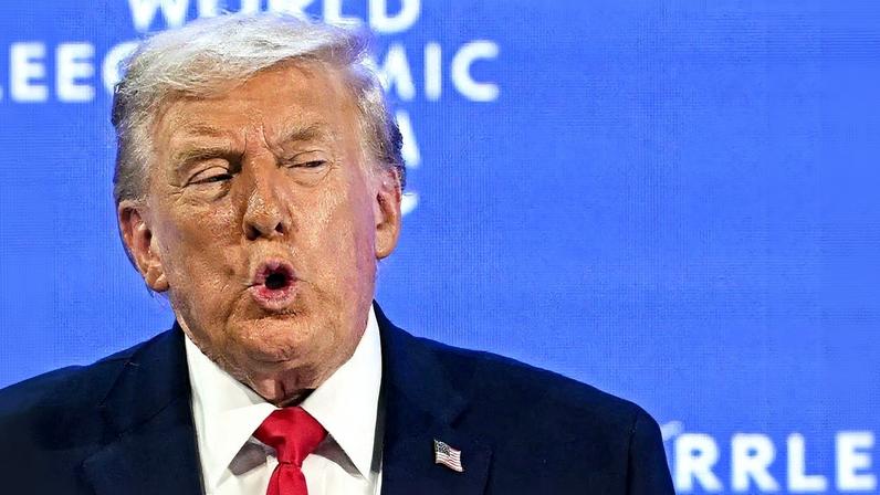 O presidente dos Estados Unidos, Donald Trump, durante seu discurso no Fórum de Davos em 2026 – foto: Fabrice Coffrini/AFP