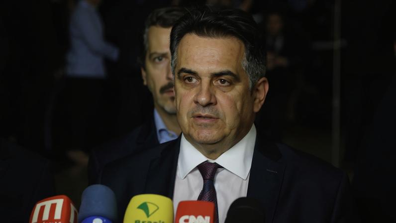Senador Ciro Nogueira (PP-PI) fala com a imprensa. Ele defendeu Zema como melhor opção na chapa de Flávio. (Foto: Fotográfo/Agência Brasil)