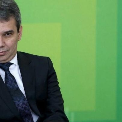 Lula escolhe advogado da Petrobras para o Ministério da Justiça e Segurança