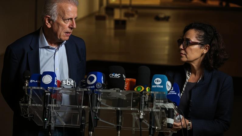 O ministro da Defesa, José Múcio, e a ministra interina das Relações Exteriores, Maria Laura Rocha – foto: Walter Campanato/Agência Brasil