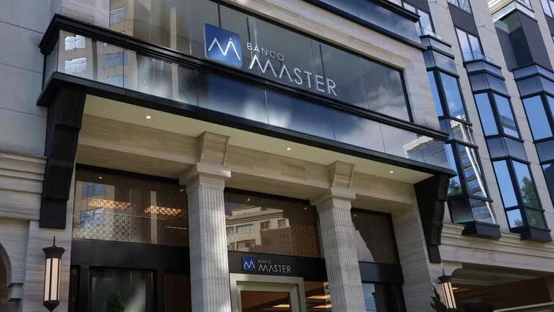 Fachada do Banco Master no Itaim Bibi, na Zona Sul de São Paulo, no dia 19 de novembro de 2025 — Foto: Rovena Rosa/Agência Brasil