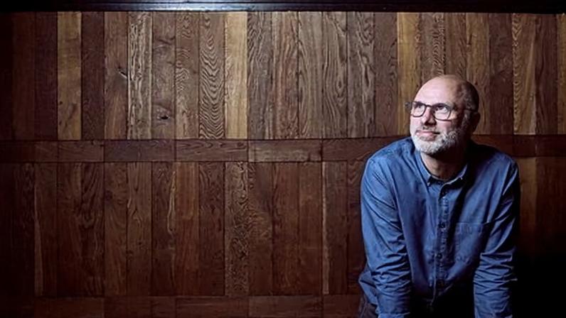 Criador de Succession, Jesse Armstrong, fala sobre síndrome do impostor