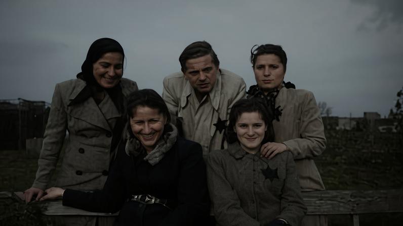 Hela Hocherman (far left), Marisa’s mother’s real name, with Lorka Posner Gleitman (to her immediate R) in the Sosnowiec ghetto.