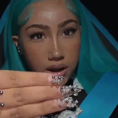 North West faz segundo piercing no dedo para responder a haters