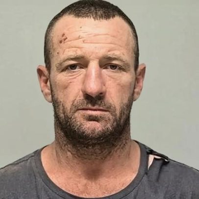 Avistamento não confirmado de suspeito de triplo homicídio Julian Ingram em NSW