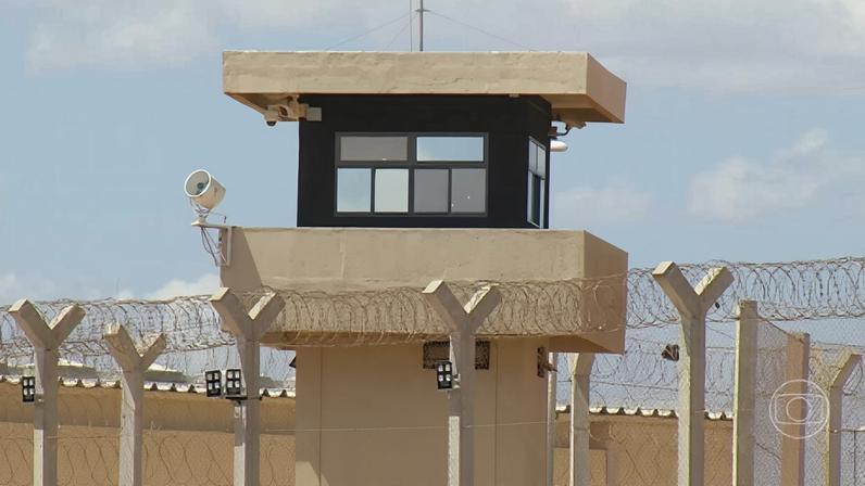 Dois anos após fuga em Mossoró, muralhas em presídios federais não saíram