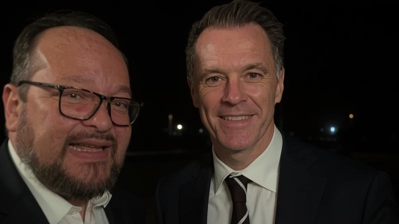 Lobbyist Eamonn Fitzpatrick posted a picture of himself with NSW premier Chris Minns on LinkedIn.