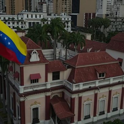 Maduro é detido e encaminhado à Justiça na Venezuela