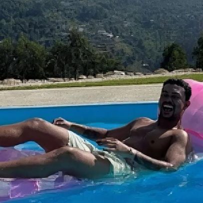 Mansão de Xamã no RJ exibe luxo com piscina e vista privilegiada