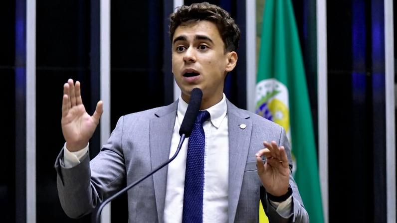 Deputado federal Nikolas Ferreira (PL-MG), durante sessão na Câmara