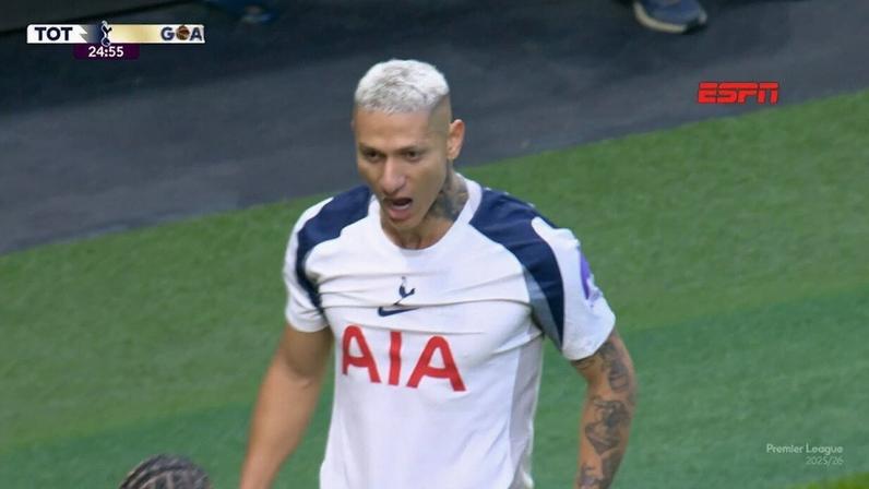 Técnico do Tottenham se irrita com pergunta sobre gafe envolvendo o Arsenal: "Triste ter que responder isso"