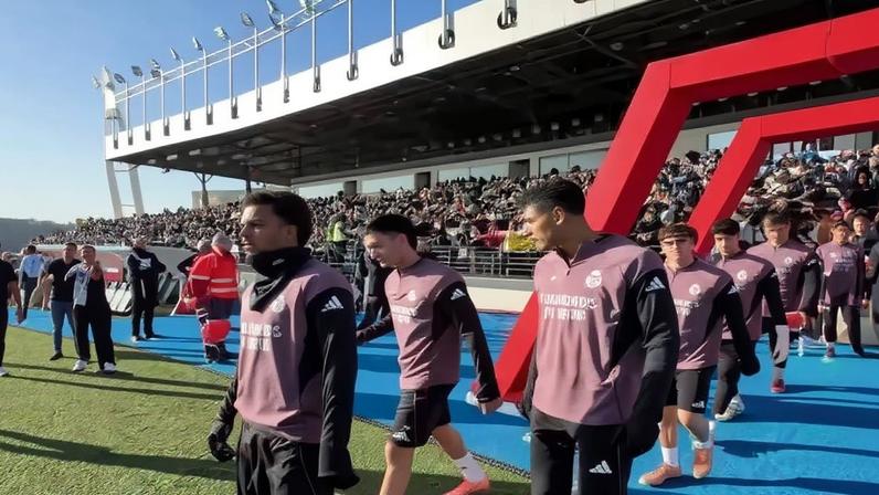Técnico diz que atacante francês está melhor da lesão, mas que presença diante do Barcelona ainda será avaliada: "É uma decisão que tomaremos juntos"; equipes disputam o título neste domingo