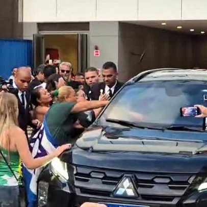 Bolsonaro deixa hospital em Brasília para retornar à PF, onde está preso