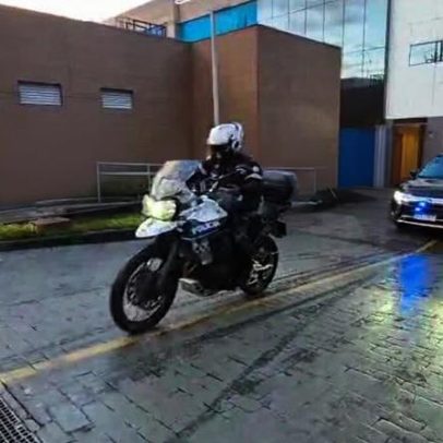 Bolsonaro tem alta hospitalar e retorno à prisão pela Polícia Federal