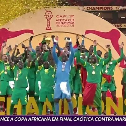 Técnico de Senegal afirma saída de campo para proteger jogadores da injustiça