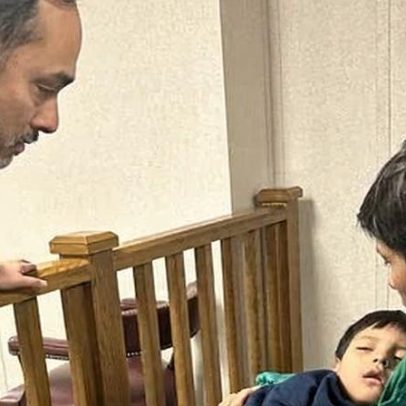 Pai detido pela ICE com filho de cinco anos relata depressão ao congressista
