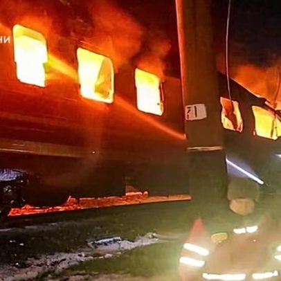 Ataque de drone russo a trem de passageiros na Ucrânia mata cinco