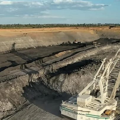 Trabalhador desaparecido pode estar 1 km abaixo após desabamento na mina de QLD