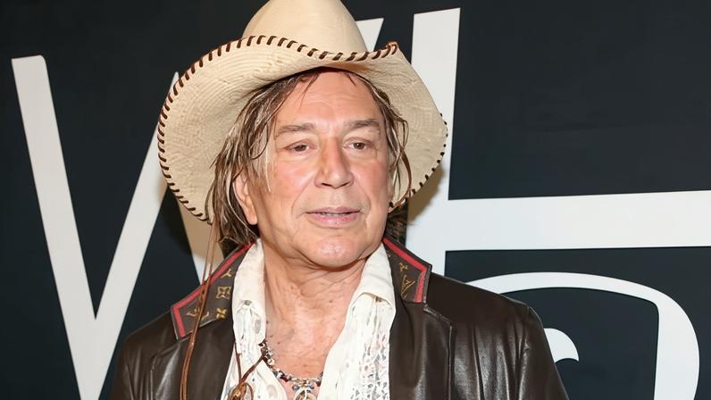Mickey Rourke.