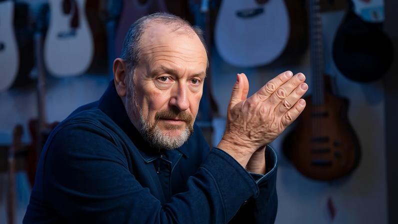 Down Under songwriter Colin Hay, formerly lead vocalist of Men at Work, has told those who attend March for Australia rallies he does not approve of their playing the band’s famous song.