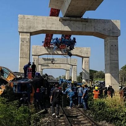 Pelo menos 32 mortos após queda de guindaste sobre trem na Tailândia
