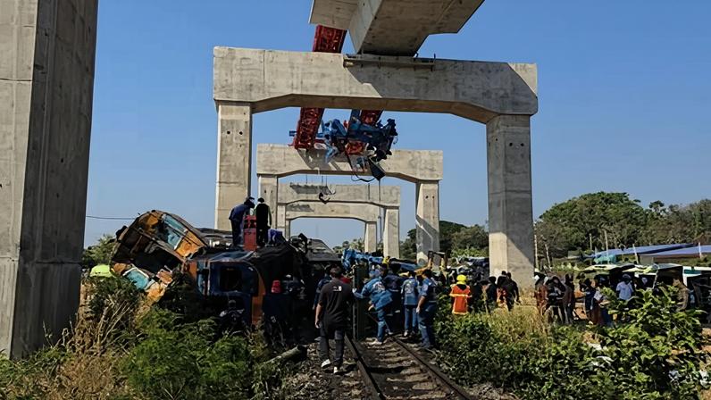 Thailand’s transport minister Phiphat Ratchakitprakarn said 195 passengers were on board.