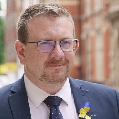 Campanha do Labour em Gorton e Denton é abalada por chat ofensivo no WhatsApp