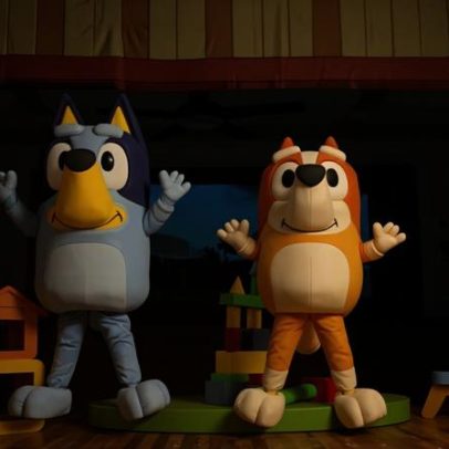Sessão gratuita da peça infantil 'Bluey' para alunos de escolas municipais de SP
