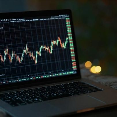 Por que as criptomoedas caíram hoje? 1º de janeiro de 2026