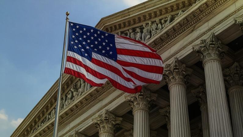 CLARITY Act More Complex Than Stablecoin Bill, Coinbase Says