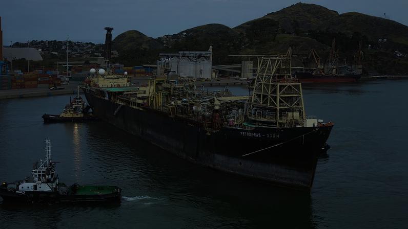 Mercado de petróleo reage a tensões entre EUA e Irã, impactando os preços.