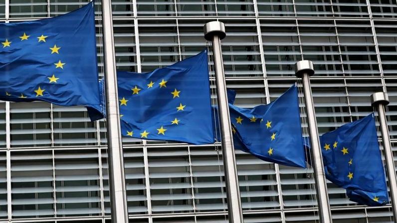 Parlamento Europeu suspende processo de ratificação de acordo comercial com os Estados Unidos.