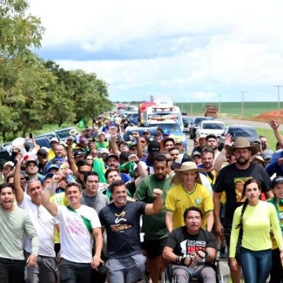 Caminhada de Nikolas atinge 120 km no 4º dia