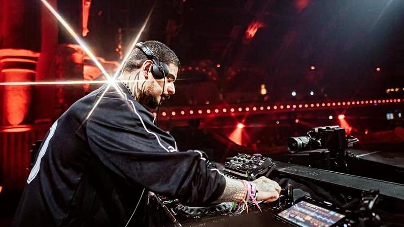 O DJ Vintage Culture, destaque da música eletrônica brasileira
