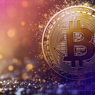 Bitcoin cai abaixo de US$90 mil; especialista aponta fase de espera