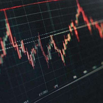 Polymarket registra alta de 1.200% enquanto criptomoedas perdem US$ 150 bi