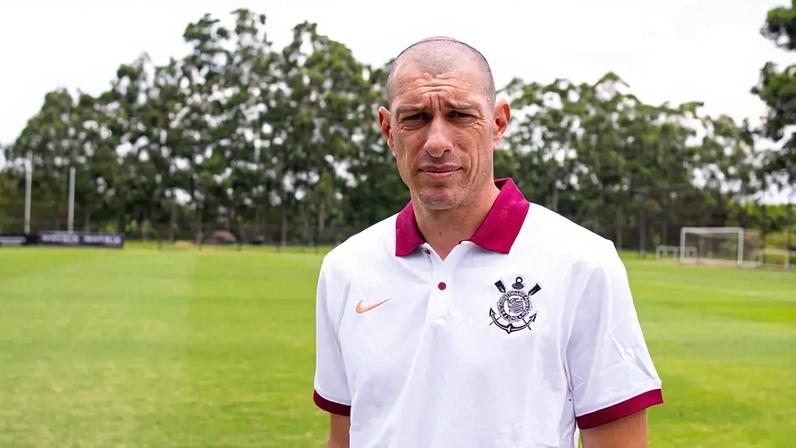 Novo auxiliar da base do Corinthians (Foto: Rafael Brayan/Agência Corinthians)