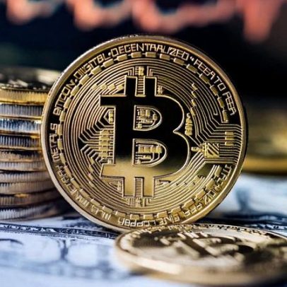Bitcoin recua com Fed mais duro e saídas pressionam o mercado, diz analista