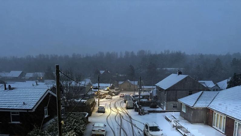 Tempestade Goretti atinge Reino Unido com ventos fortes e neve