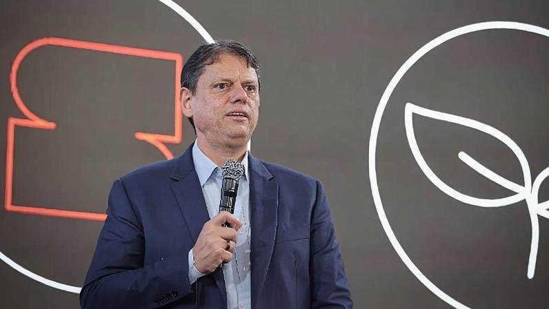 O governador de São Paulo, Tarcísio de Freitas, em evento de balanço da sua gestão