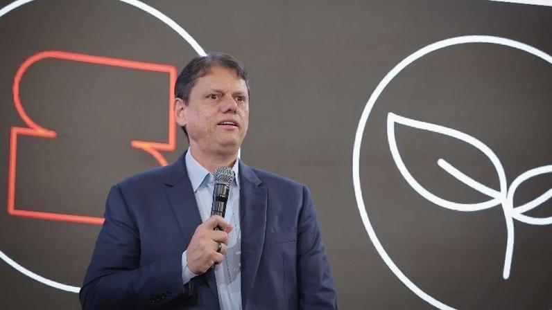 O governador de São Paulo, Tarcísio de Freitas (Republicanos), em evento de balanço da sua gestão