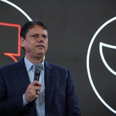 Tarcísio celebra prisão de Maduro e alfineta Lula: 'Chamou de companheiro'